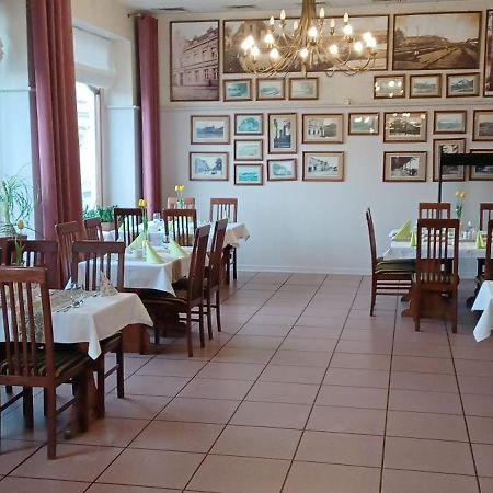 Wielkopolanka Pokoje Goscinne I Restauracja Chodziez Exterior photo